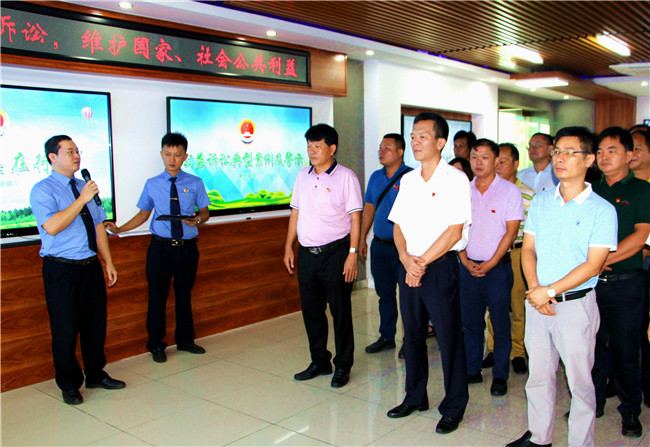 海南澄迈：法治教育基地迎来镇政府及“两委”干部